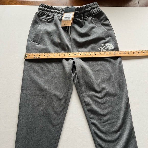 The North Face Women's Size S/P Grey Heather Horizon Performance Pants $75 (M) - Picture 2 of 9